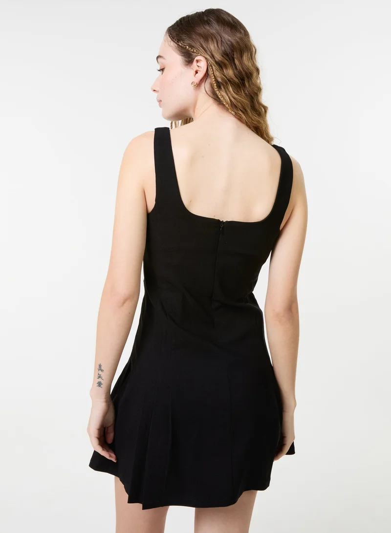 بينك فانيلا Pleated Mini Dress